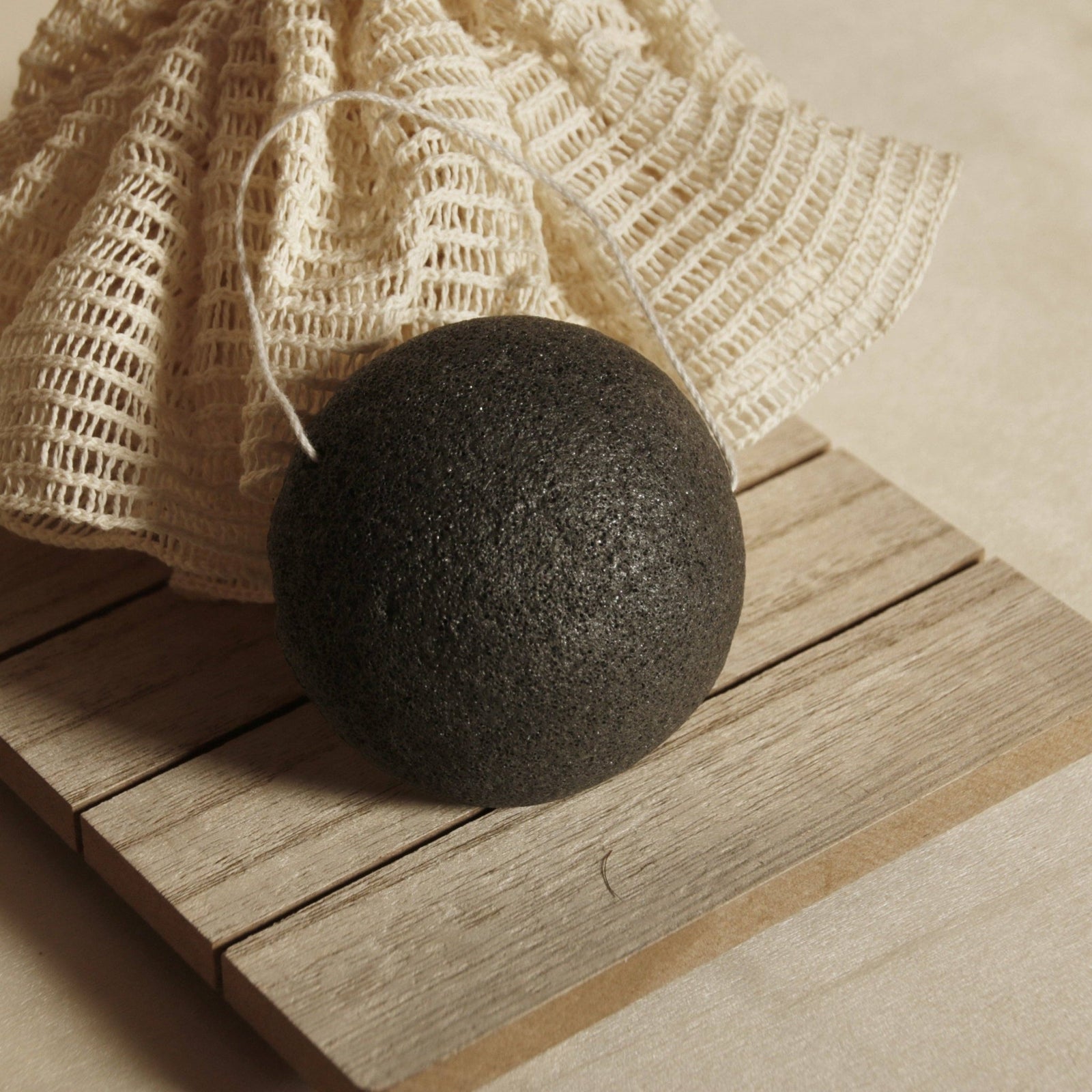 Charcoal Konjac Sponge - Natura Soylights